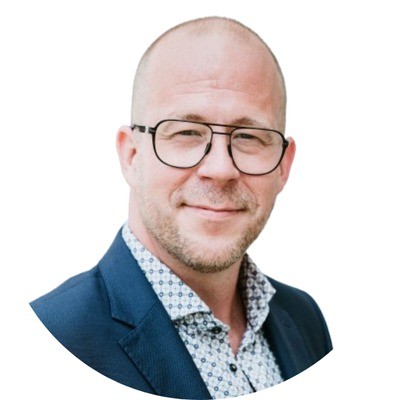 Original portrait provided by Stefan Avivson